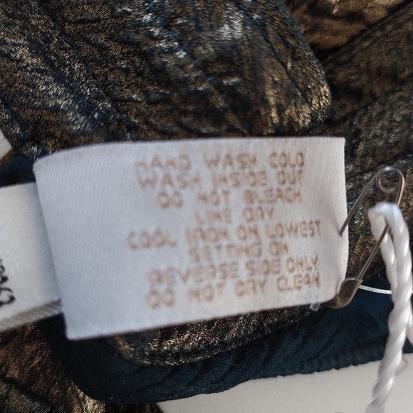 Chico's Eleesa Embossed Shine Copper/Bronze Opalescence  Semi Fitted Top 2 M - Picture 11 of 14